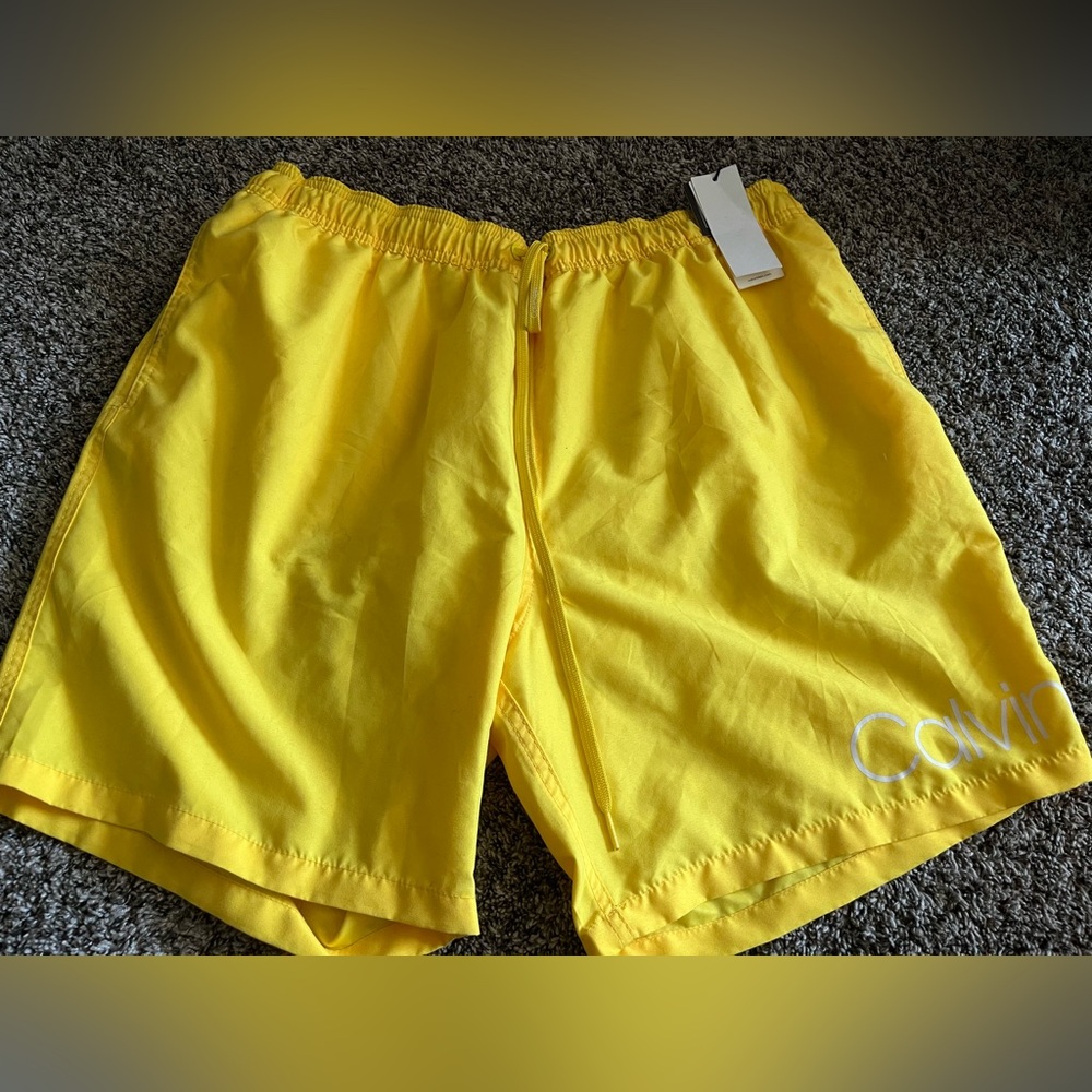 CALVIN KLEIN MEN’S SWIM TRUNKS SIZE MEDIUM